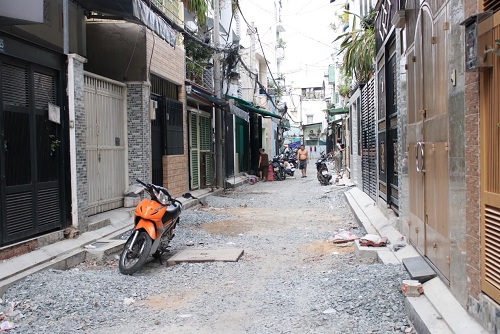 Hẻm 19 Cô Bắc đang trong quá trình thi công mở rộng. Ảnh: Dương Trang
