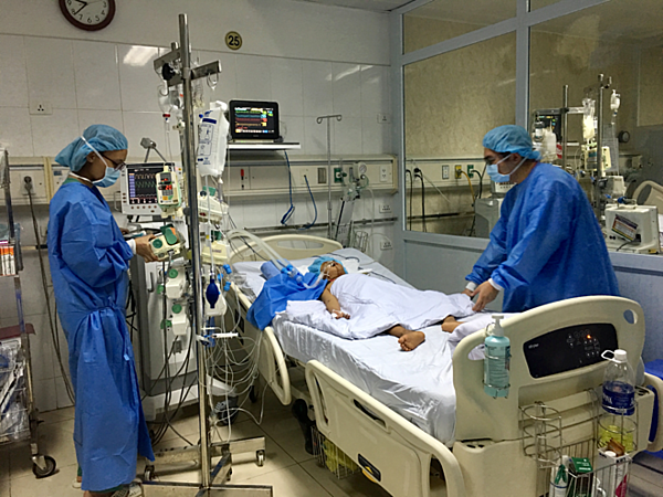 Một phần lá gan của anh Chính được ghép cho em bé 8 tuổi.